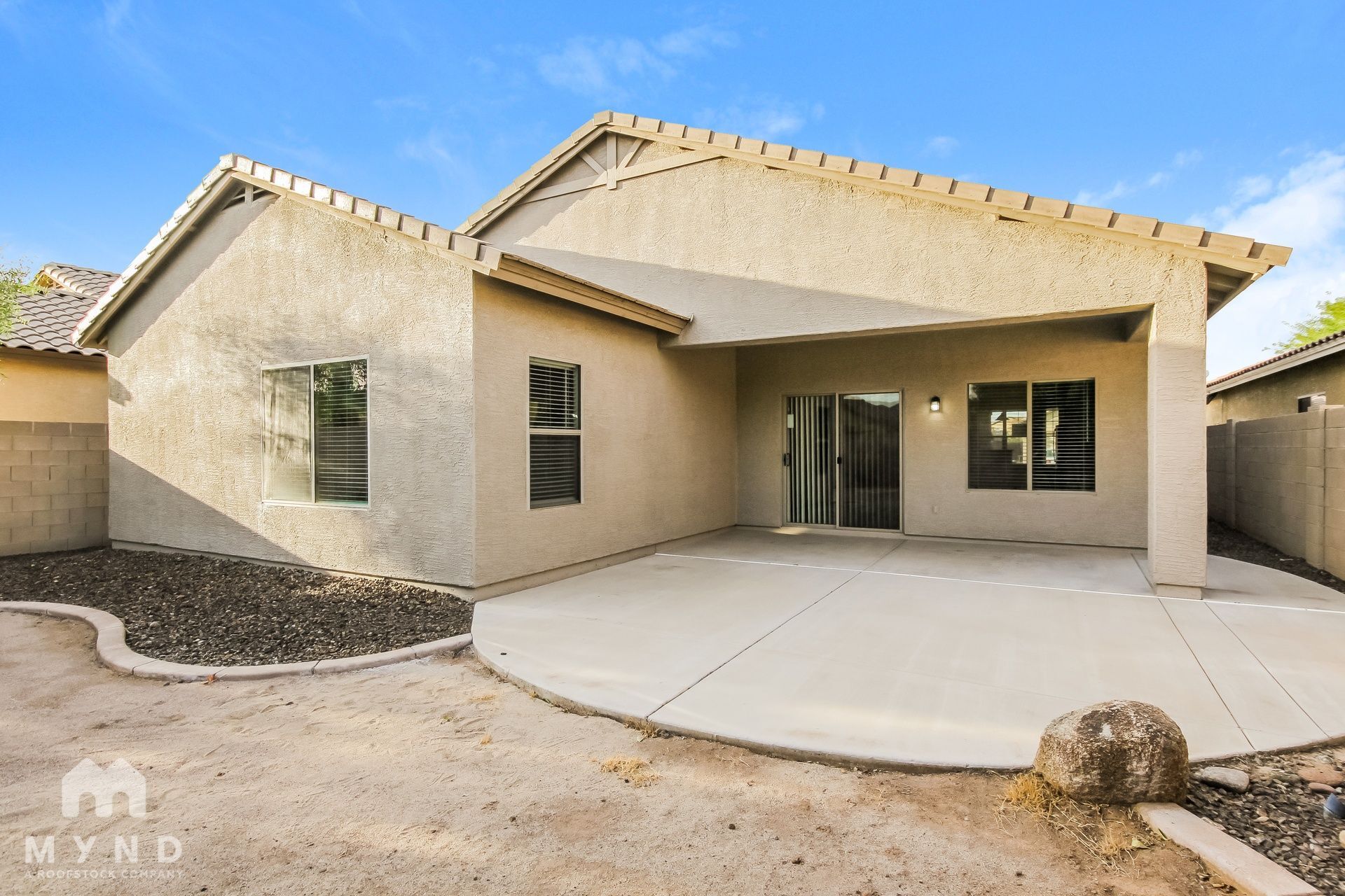 Building Photo - 11747 W Jessie Ln