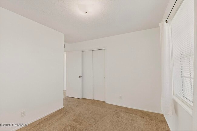 Building Photo - 8120 Ruidoso Rd NE