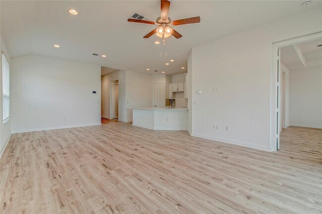 Building Photo - 681 Peace Pipe Way