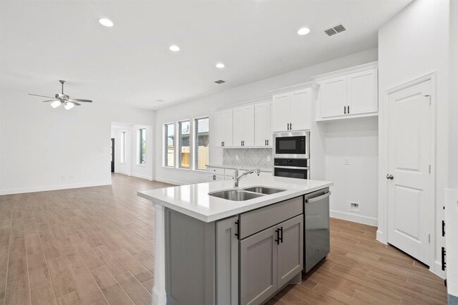 Building Photo - 16310 Rock Hollow Bend Ln