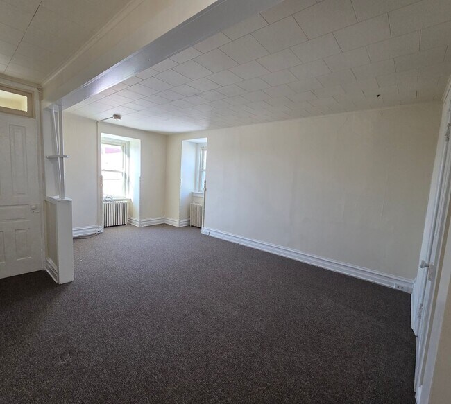 Building Photo - 19 S 12th St