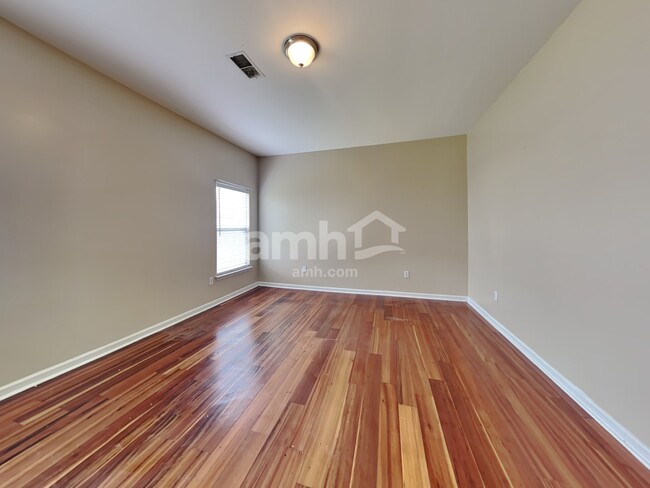 Building Photo - 400 Stoney Field Dr