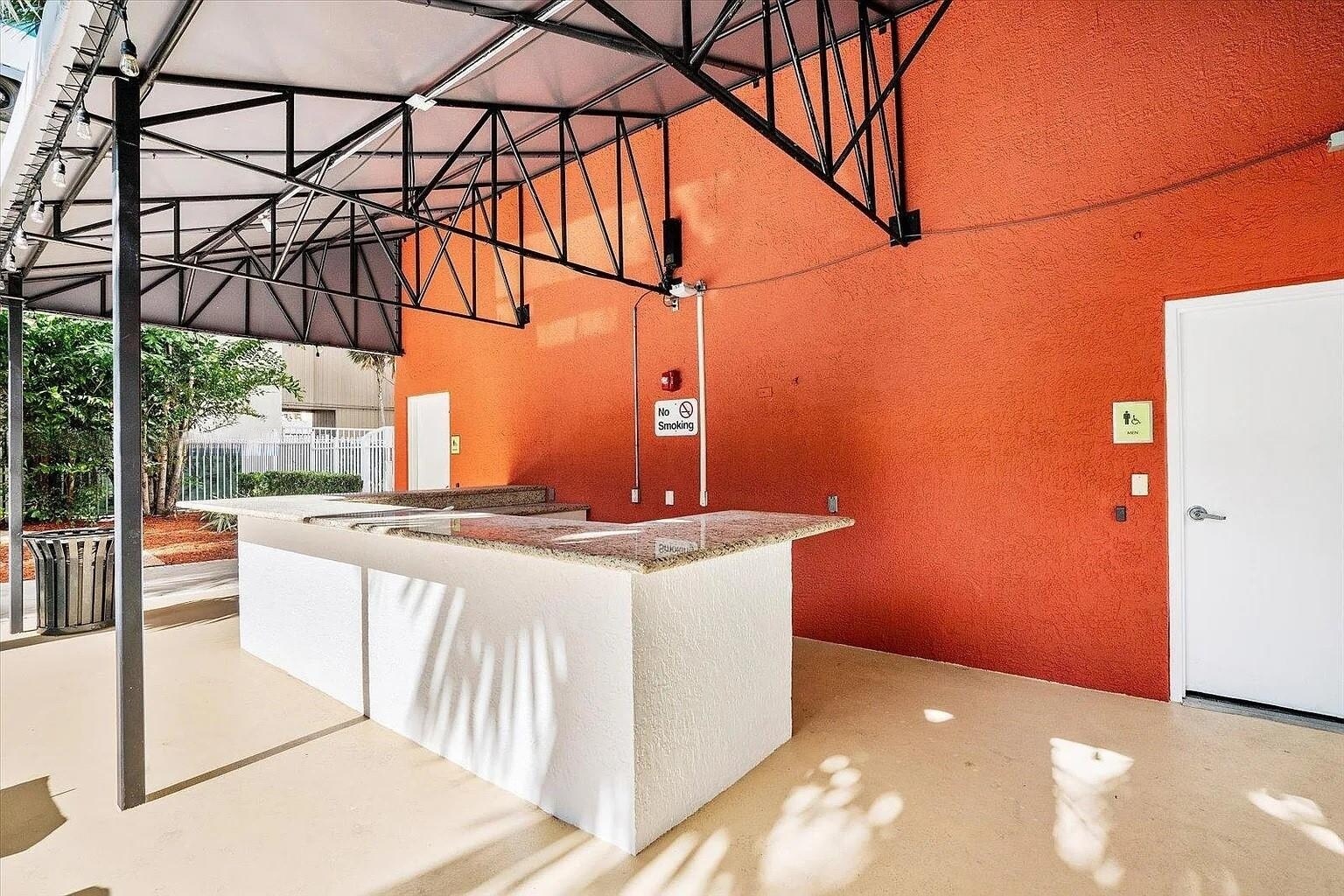 Building Photo - 133 NE 2nd Ave