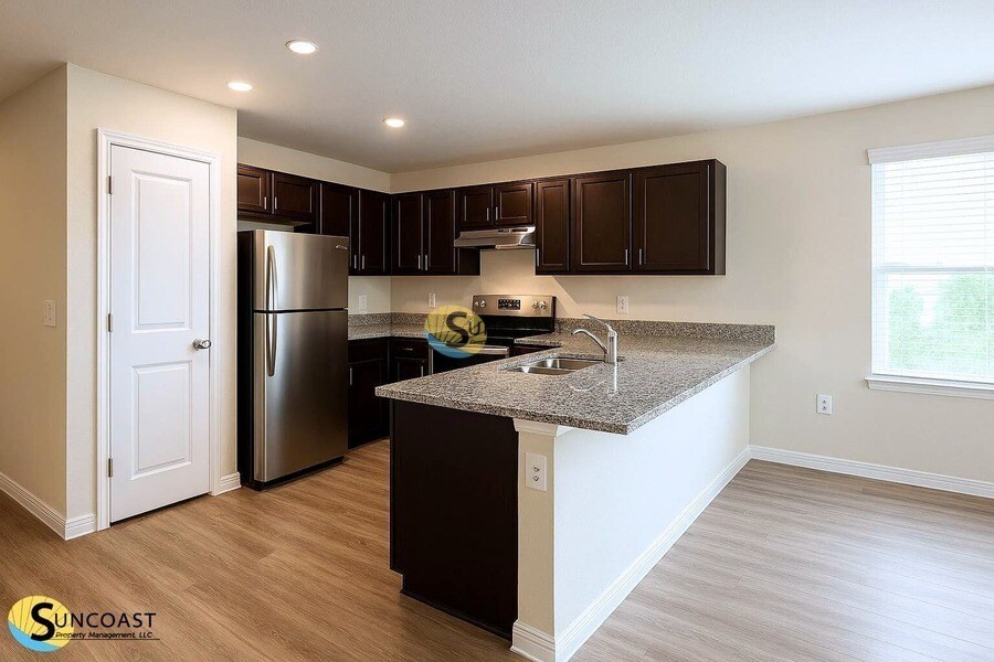 Building Photo - 6467 Sweetbay Ln