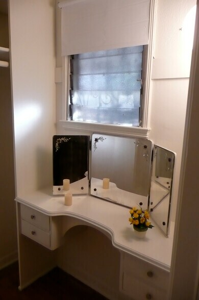 DRESSING AREA MAIN - 6326 Orange St