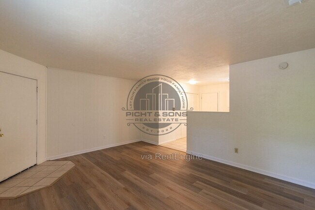 Building Photo - 3721 Maria Cir