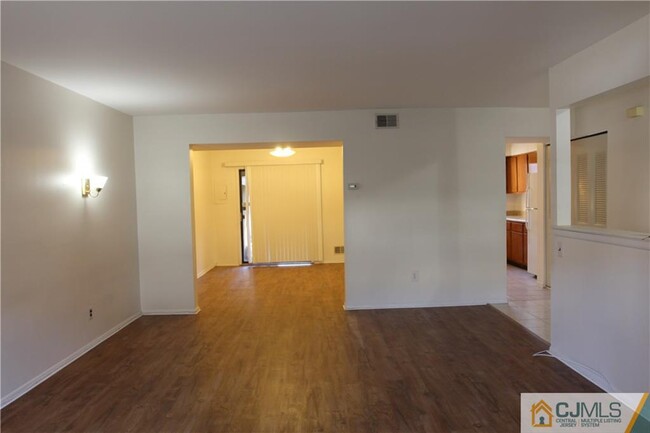 Building Photo - 5604 Hana Rd