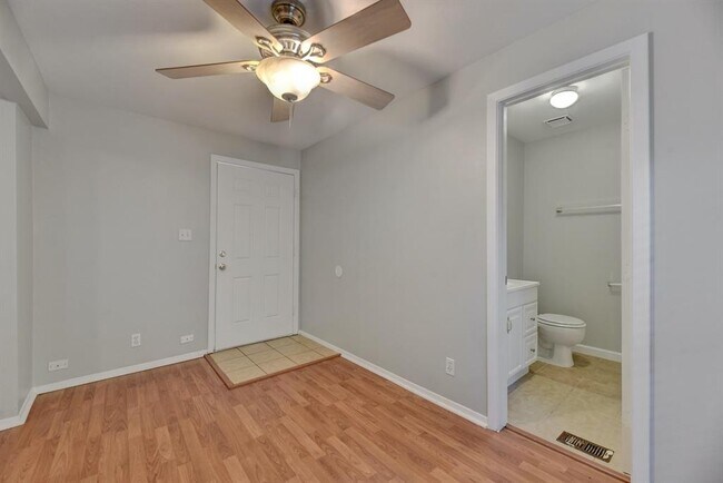 Building Photo - 2712 Whitis Ave