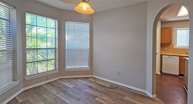 Building Photo - 2120 Zephyr Ln