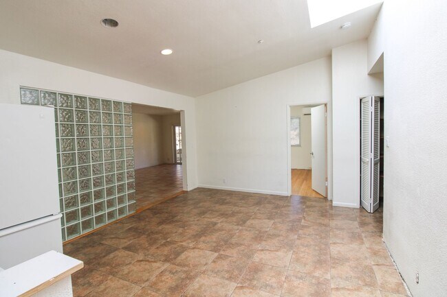 Building Photo - 299 Albert Dr