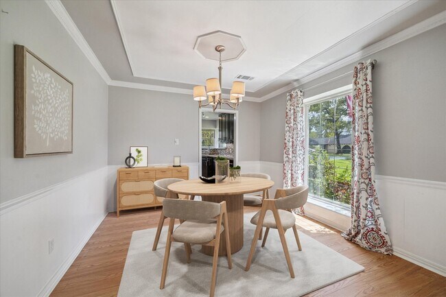 Building Photo - 1711 Chestnut Ridge Rd