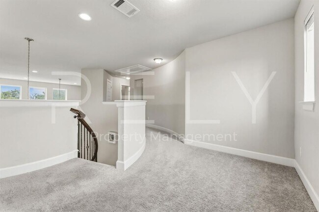 Building Photo - 240 Cross Timbers Dr