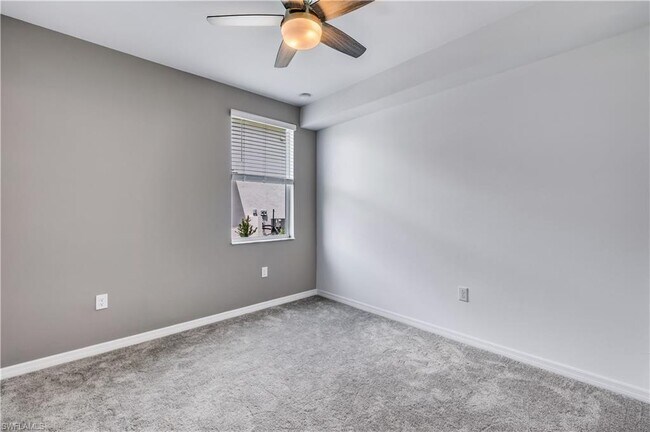 Building Photo - 15927 Grassland Ln
