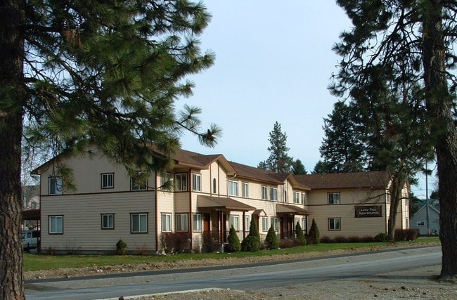 Primary Photo - Lone Tree Apartments