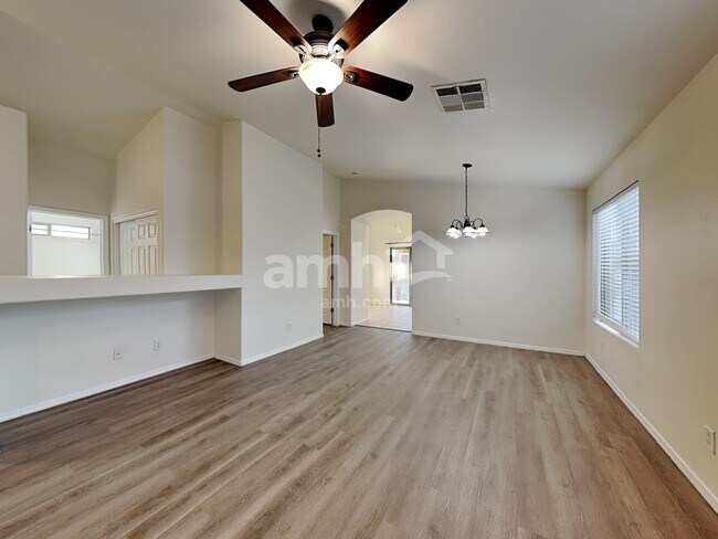 Building Photo - 1651 W Quick Draw Way