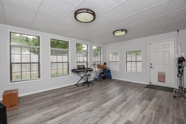 Building Photo - 2722 Amaranth Dr