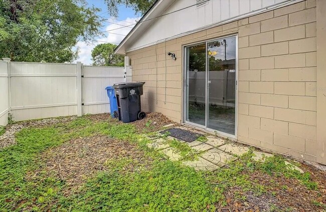 Building Photo - NEWLY RENOVATED Home For Rent in Tampa!