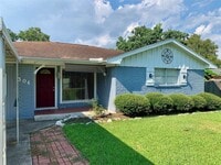 Building Photo - 306 Cres View St