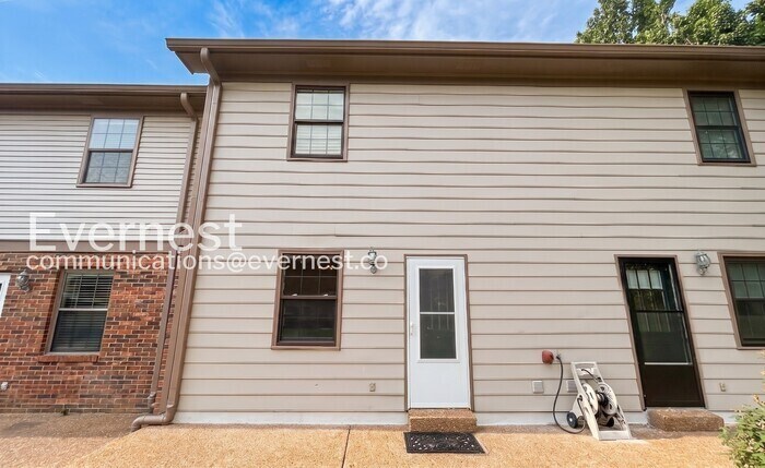 Building Photo - 5770 Brentwood Trace