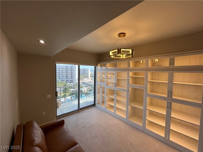 Building Photo - 8255 S Las Vegas Blvd