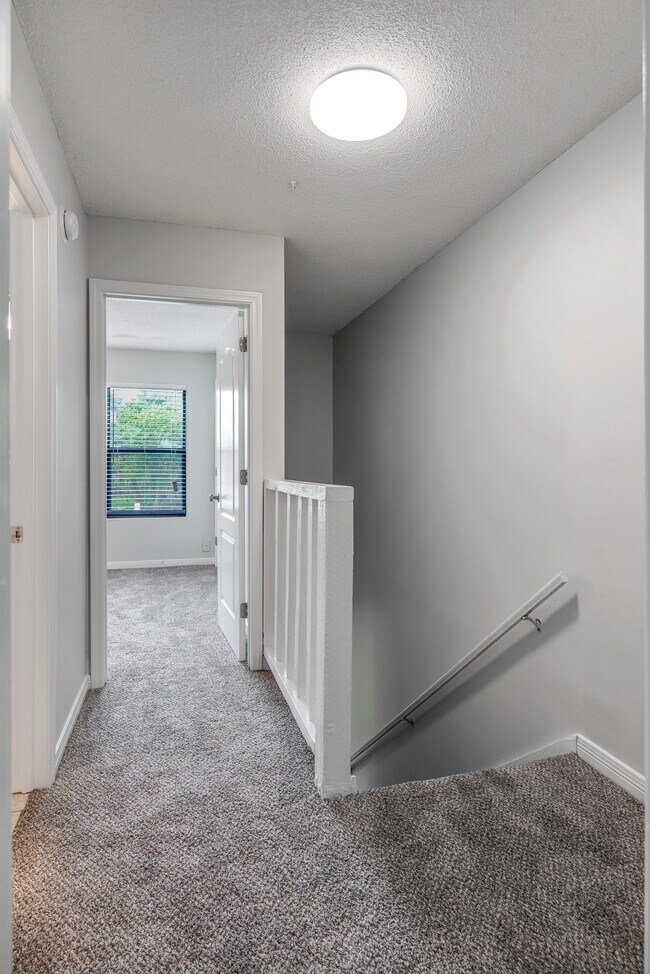 Building Photo - 3260 Cypress Ln