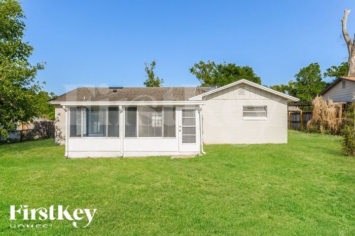 Building Photo - 5540 Lesser Dr