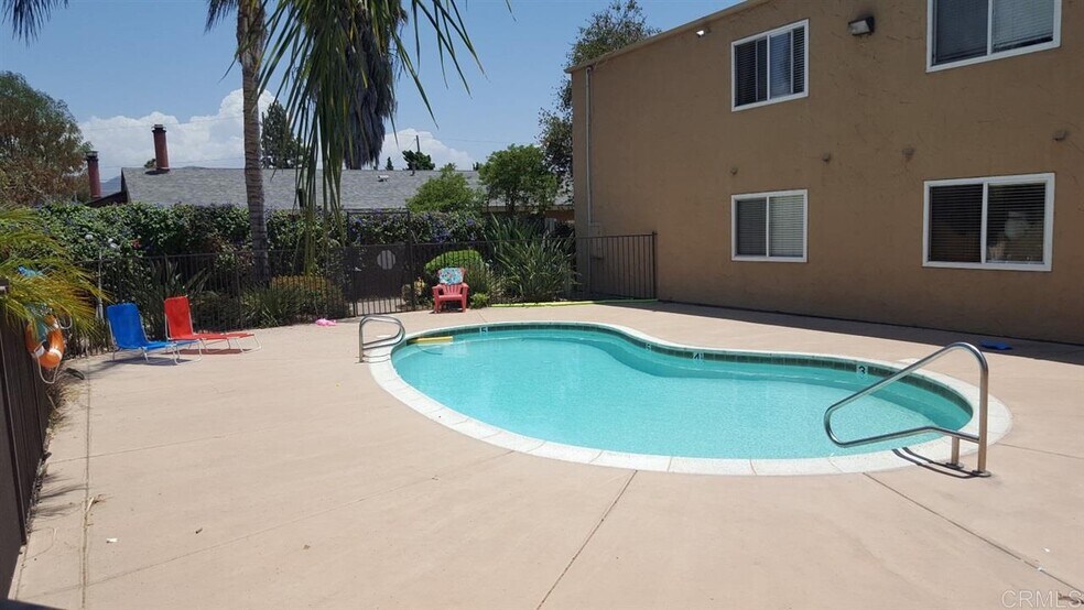 Building Photo - 1386 E Madison Ave