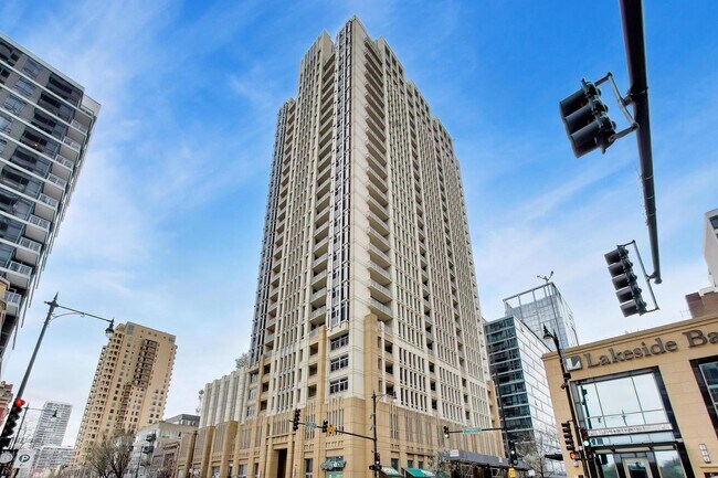 Building Photo - 1400 S Michigan Ave