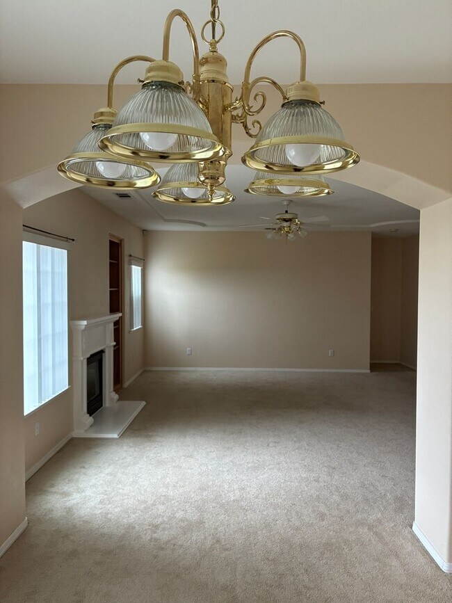 Building Photo - 3 Bedroom 2 Bath Home in Cul-De-Sac