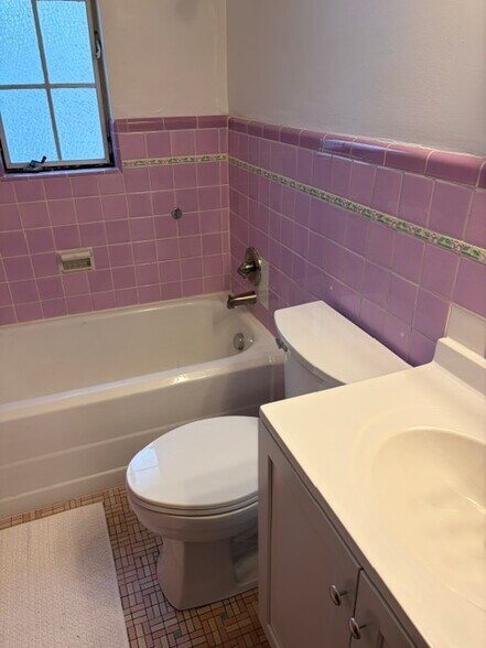Building Photo - 3821 Delmar Ave