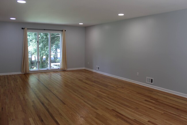 Building Photo - 200 Hillside Ave