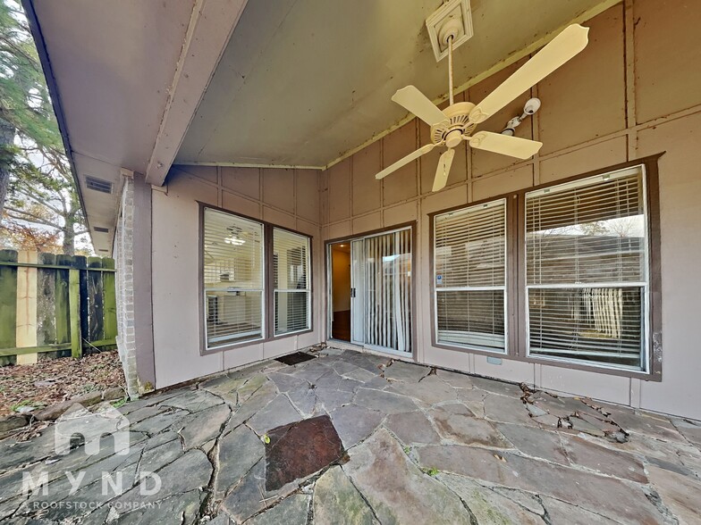 Building Photo - 8731 Summit Pines Dr