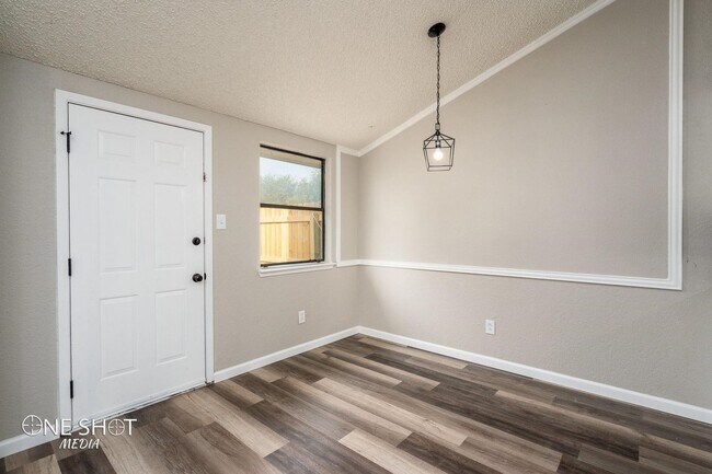 Building Photo - 1359 Yeomans Rd