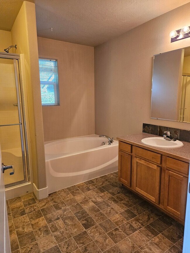 Building Photo - AVON16698