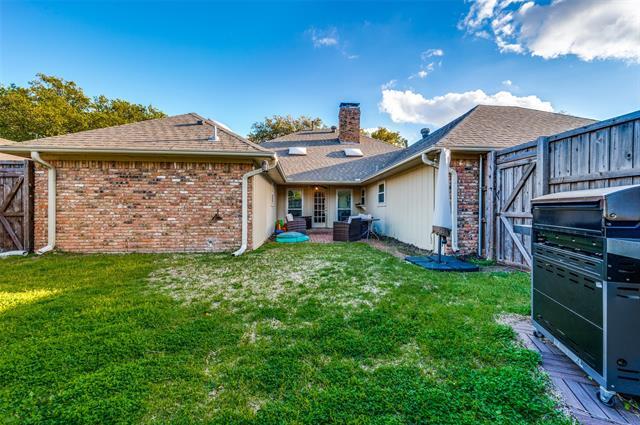 Building Photo - 6423 Windsong Dr