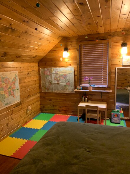 Building Photo - 1222 5th Ave SE