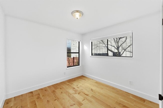 Building Photo - 919 Walter St