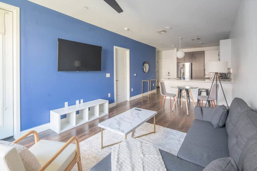 Building Photo - 701 W Rio Salado Pkwy