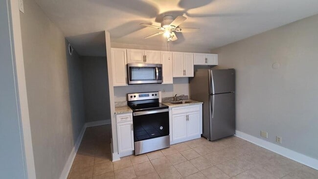 Building Photo - Unit 206