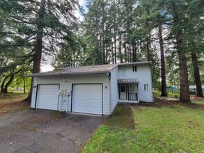 Building Photo - West Olympia 2bdr 1.5bath Townhome w/ garage & parking