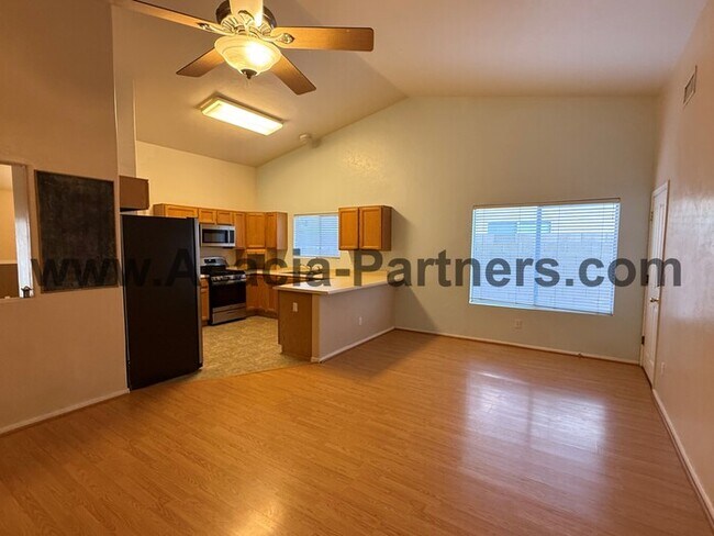 Building Photo - Beautiful 4-Bedroom Home in Rita Ranch ? H...