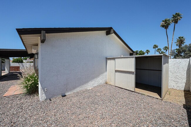 Building Photo - 3001 W Mercer Ln