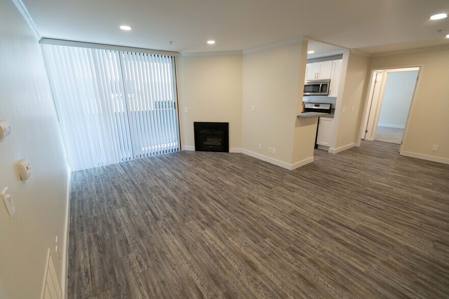 Interior Photo - 1223 Federal Ave