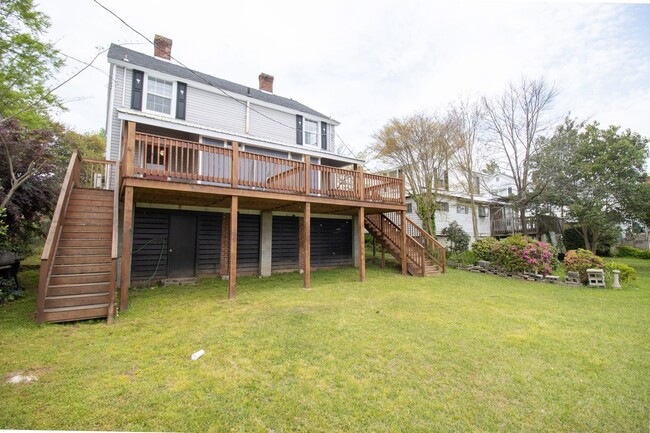 Building Photo - 2 Bedroom, 1.5 Bath in West Columbia, Step...