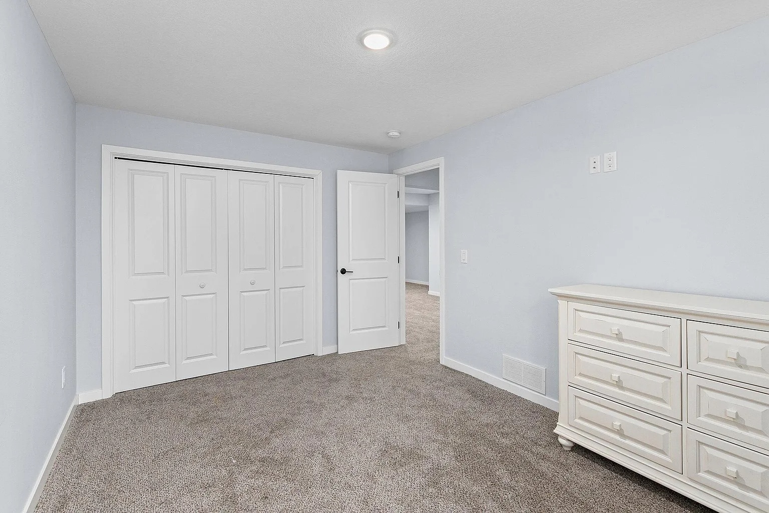 Building Photo - 481 10th St