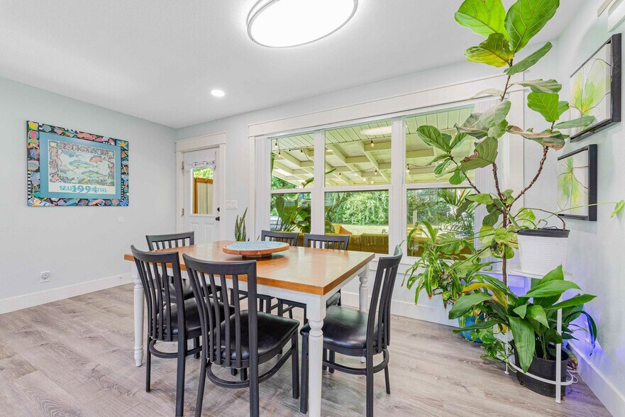 Building Photo - 22 Waynel Cir SE