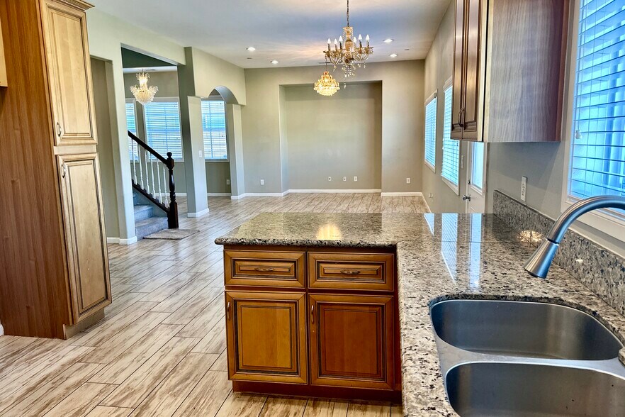 Building Photo - 16628 Atlas Ln