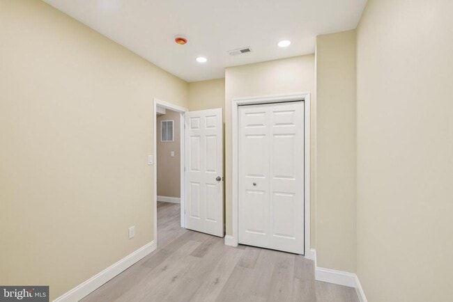 Building Photo - 729 Madison St NW