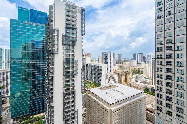 Building Photo - 300 S Biscayne Blvd