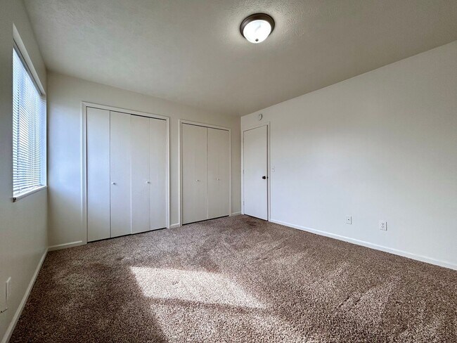 Building Photo - Two Bedroom Townhome In Southeast Grand Rapids